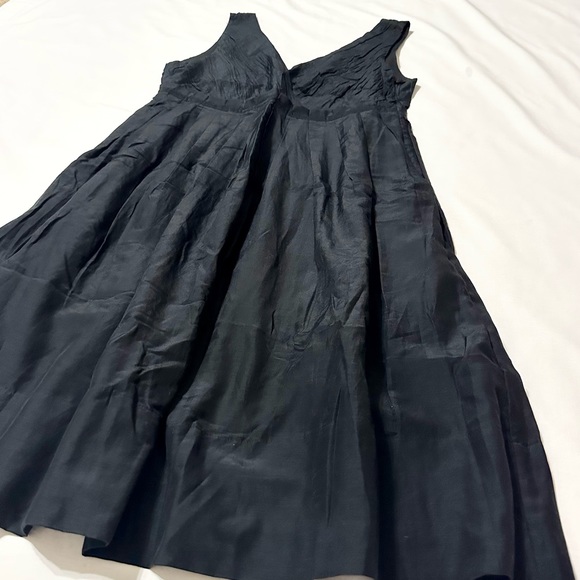Gap Beautiful Sleeveless Fit & Flare LBD, Silk Blend, Fully Lined Midi Dress- 10 - Picture 8 of 17